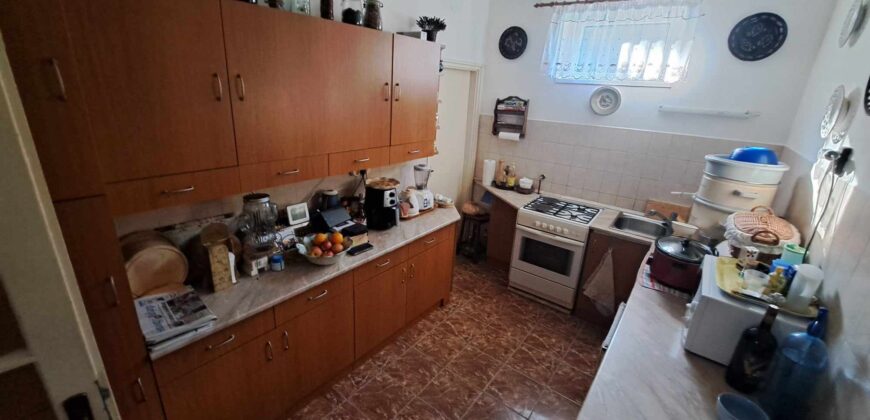 Baté! Kaposvár és Dombóvár között családi ház eladó!