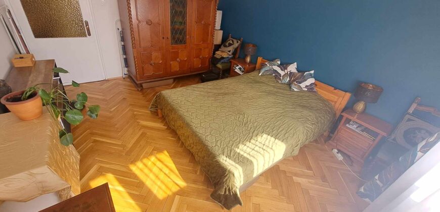 Kaposvár szívében téglaépítés lakás eladó!