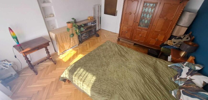 Kaposvár szívében téglaépítés lakás eladó!
