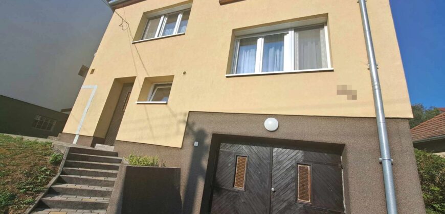 Kaposvár egyik csendes utcájában családi ház eladó!
